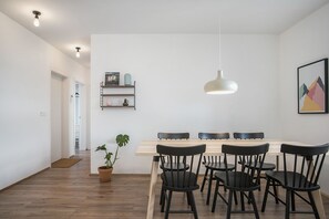City Apartment, 2 Bedrooms, Kitchen | In-room dining