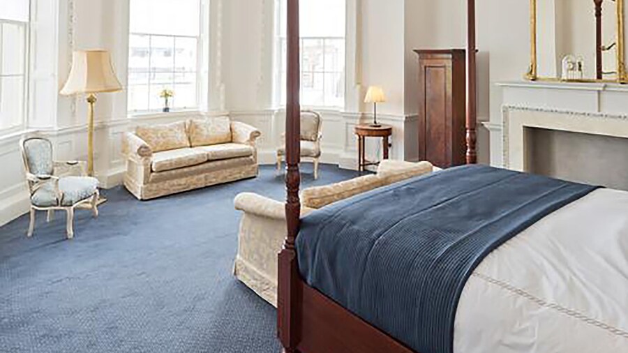 Henrietta Suites City Centre