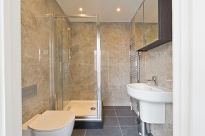 Appartement luxueux, 2 chambres | Aire de séjour | Téléviseur à écran plat