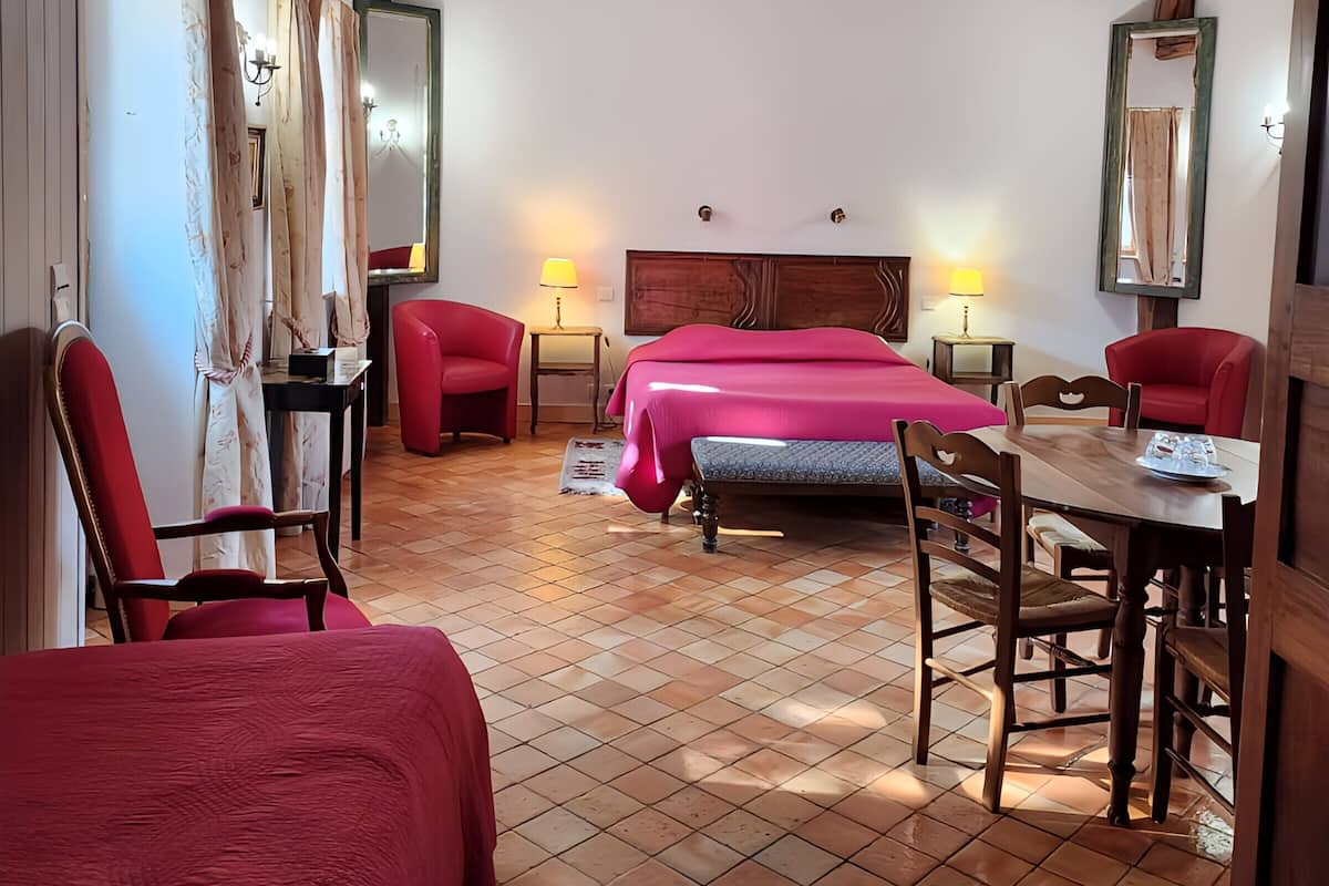 Bedroom 3 | Décoration personnalisée, ameublement personnalisé, Wi-Fi gratuit