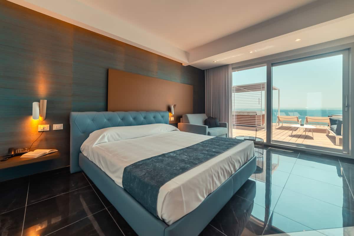 1 bedroom, minibar, in-room safe, desk