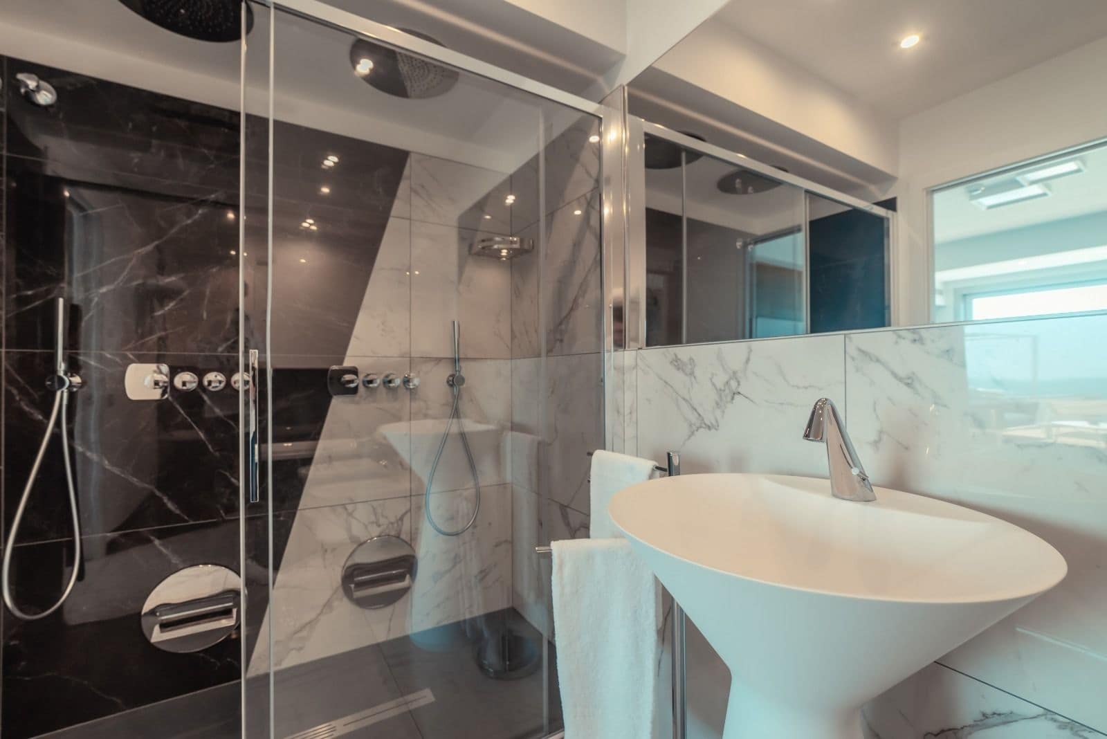 Photo - Nautilus Hotel