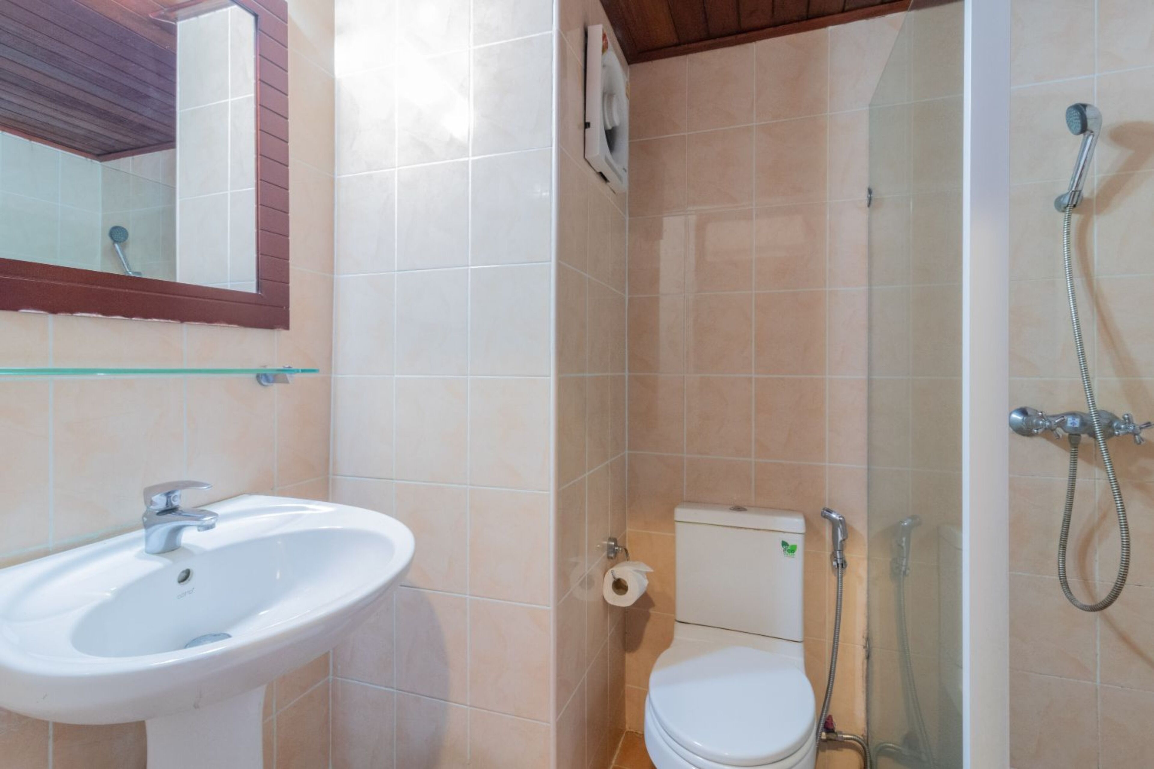 deluxe room, 1 king bed | bathroom | shower, bidet, towels, soap