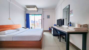 Deluxe kamer, 1 kingsize bed | Een minibar, een bureau, gratis wifi, beddengoed