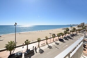 Beach nearby - Apartment with fantastic sea views, on the first line of the beach in Carvajal (Fuengirola)