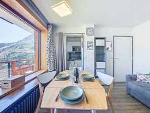 Dining - Horizon 2000 (Le Lac) by Interhome (Tignes)