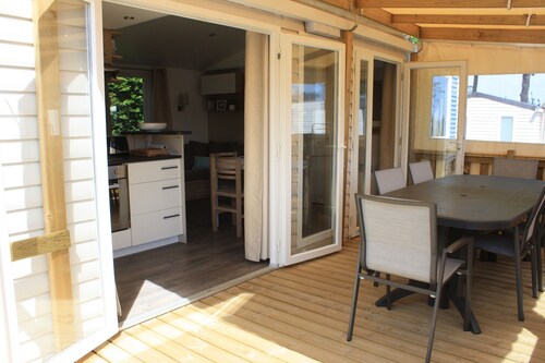 "The Colors of the Ocean" -Mbh 8p Conguel Plein Sud