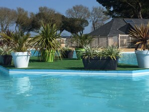 Piscina interna, piscina externa