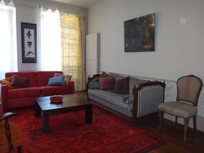 TV, DVD player, books, stereo - Charming cottage - historic district and edge of the Loire (4/5 people) (La Charité-sur-Loire)