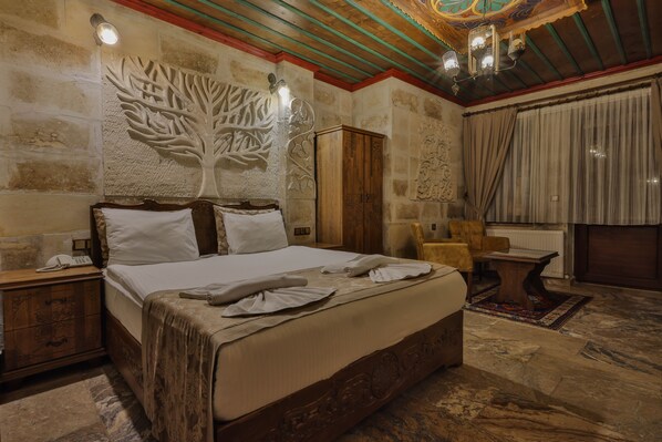 Egyptian cotton sheets, premium bedding, minibar, desk - Feel Cappadocia Stone House (Nevsehir)