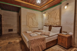 Deluxe Double Room | Egyptian cotton sheets, premium bedding, minibar, desk