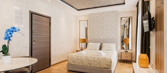 Nicholas Point Apartments and Rooms