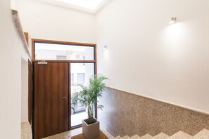 Interior entrance - Nicholas Point Apartments and Rooms (Athens)