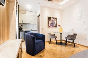 Chique Apartment | Living area | Flat-screen TV - Nicholas Point Apartments and Rooms (Athens)