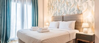 Nicholas Point Apartments and Rooms