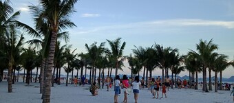 La Mer Halong perfect for romantic couples and families