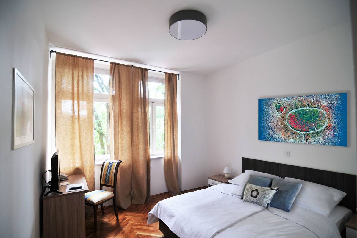 Iron/ironing board (on request), cribs (free), WiFi (free), bed sheets