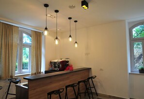 Bar (in der Unterkunft)