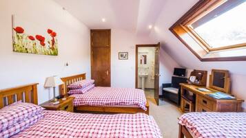 Family Room (2 Adults, 2 Children) | Free WiFi