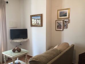 TV, lareira