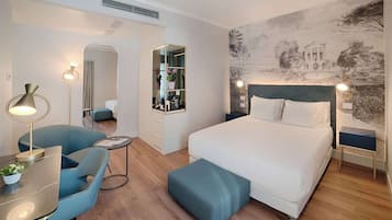 Minibar, safe på rommet, skrivebord og wi-fi (inkludert)