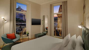 Minibar, in-room safe, desk, free WiFi