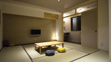 Japanese Style 10 Tatami - Shared Bath | Free WiFi