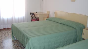 1 chambre, coffres-forts dans les chambres, bureau, Wi-Fi gratuit