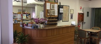 新多爾酒店