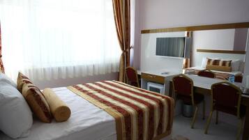 1 bedroom, minibar, in-room safe, desk