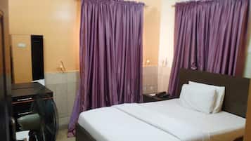 19 quartos, escrivaninha, Wi-Fi de cortesia, roupa de cama