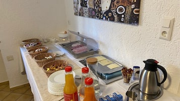Tägliches Frühstücksbuffet gegen Gebühr