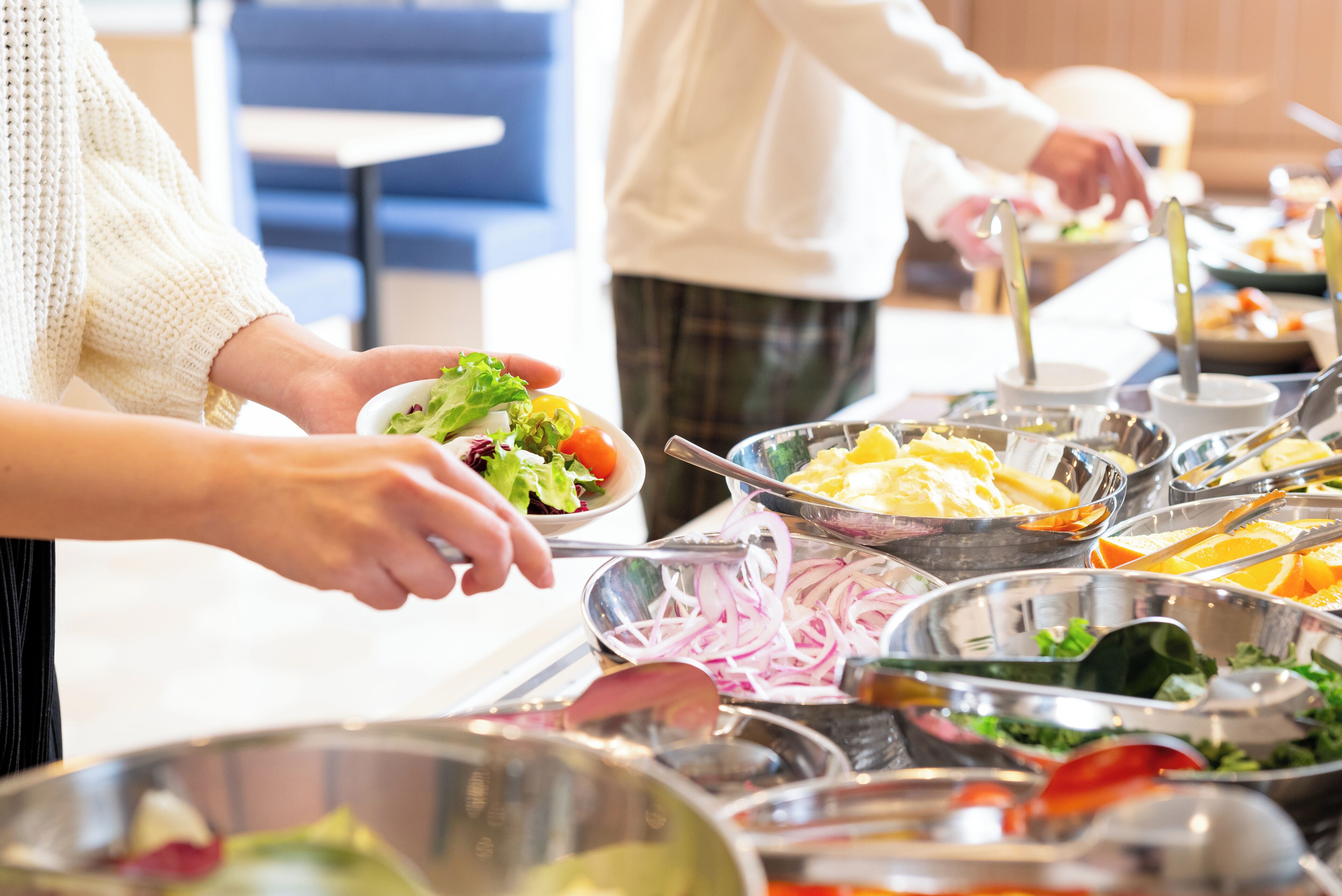 daily buffet breakfast (jpy 1800 per person)
