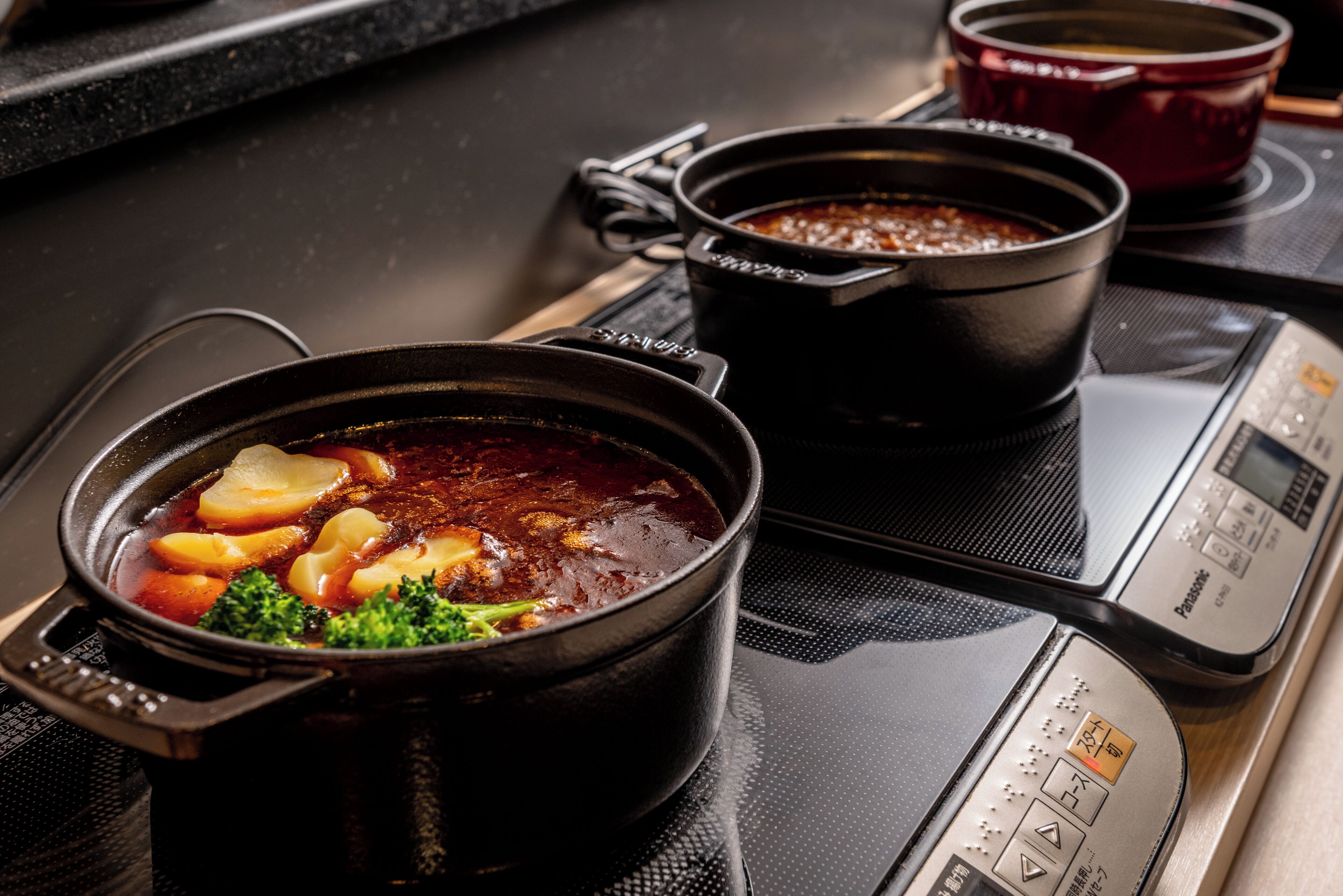 daily buffet breakfast (jpy 1800 per person)