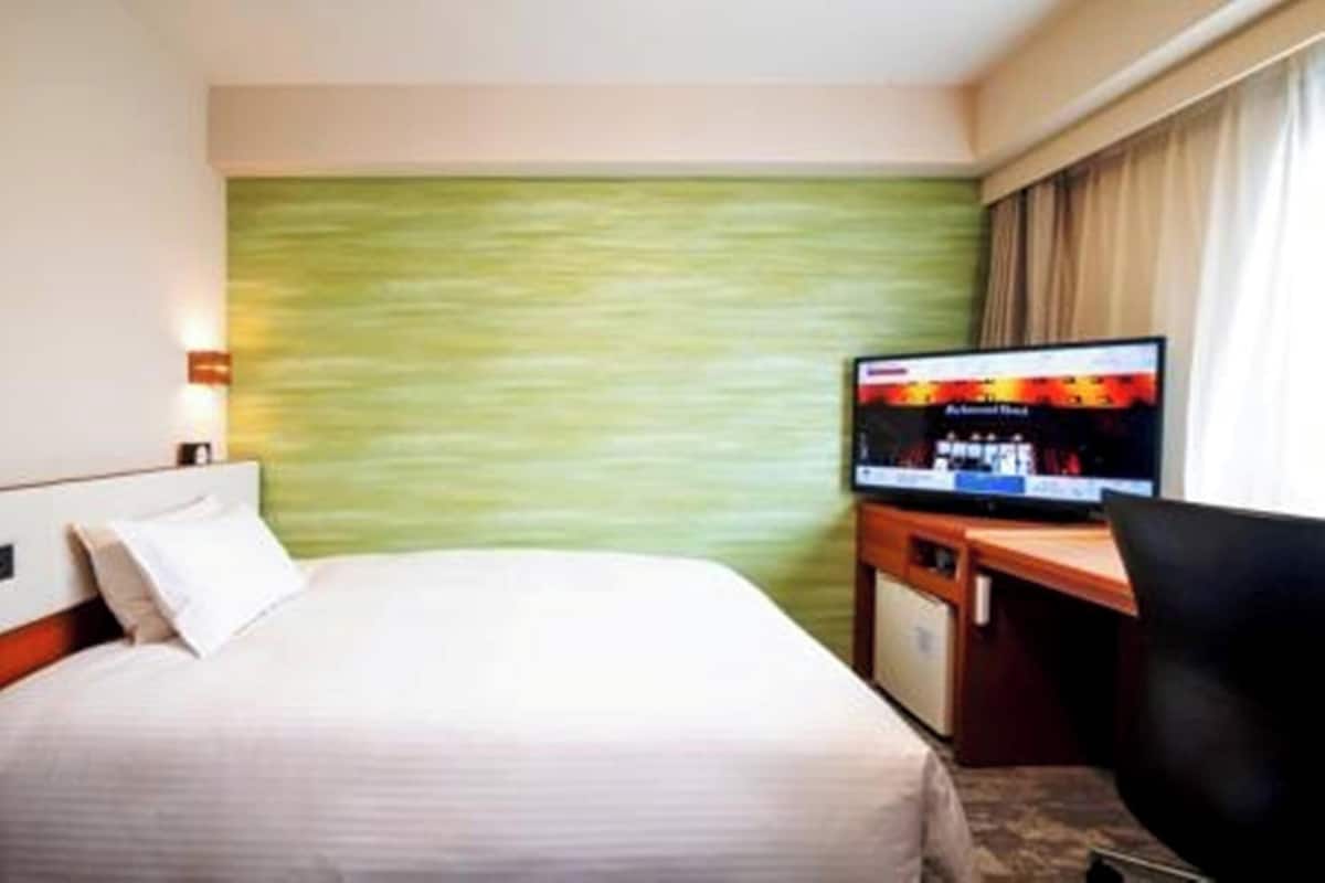 ผ้านวมขนเป็ด, เตียง Tempur-Pedic, โต๊ะทำงาน, Wi-Fi ฟรี