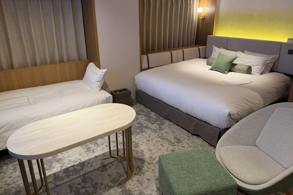 ห้องพัก, ปลอดบุหรี่ (Hinata Precious Room for Triple Use) | ผ้านวมขนเป็ด, เตียง Tempur-Pedic, โต๊ะทำงาน, Wi-Fi ฟรี