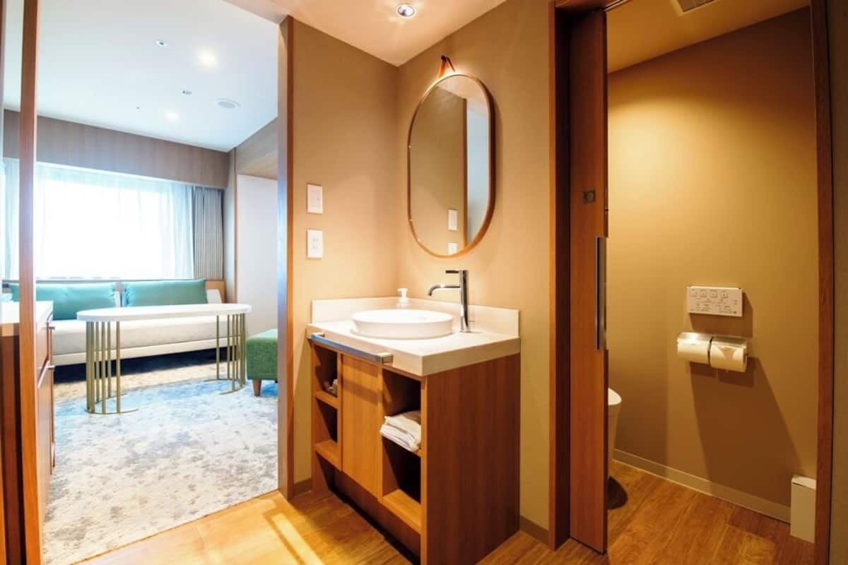 Edredón, camas Tempur-Pedic, escritorio y wifi gratis