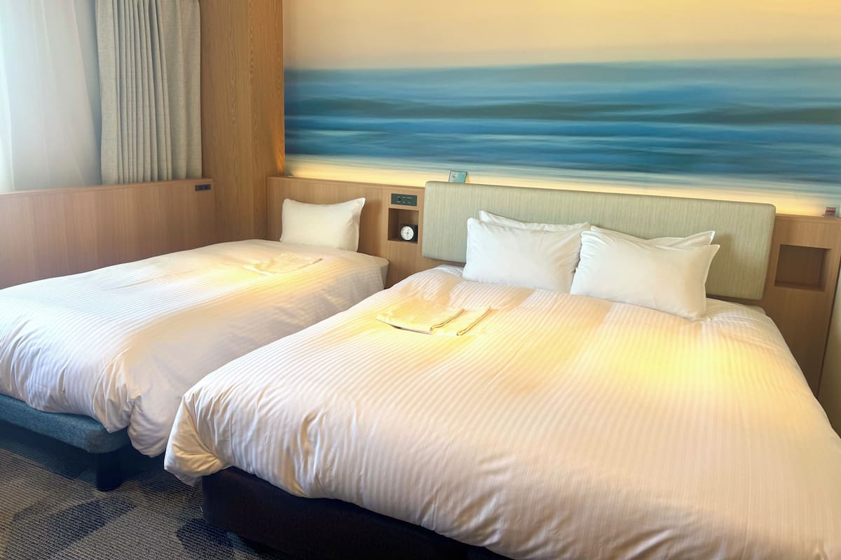 ผ้านวมขนเป็ด, เตียง Tempur-Pedic, โต๊ะทำงาน, Wi-Fi ฟรี