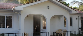 Oluwa Seun Beach Cottages