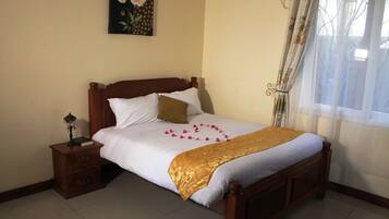 Studio | Sengetøy av topp kvalitet, memory foam-senger og safe på rommet