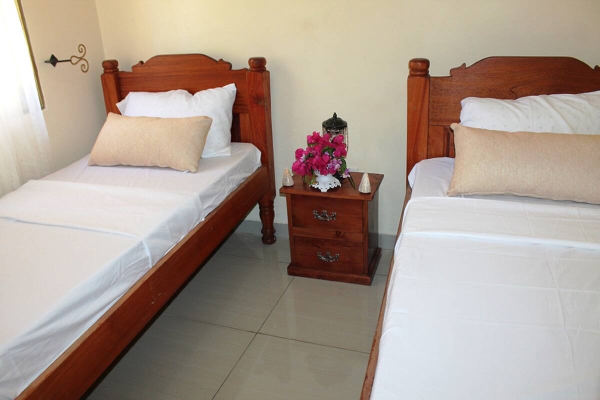Cottage, 2 Bedrooms | Premium bedding, memory-foam beds, in-room safe, desk