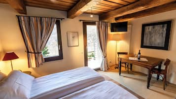 Habitación clásica doble, vistas a la montaña | Minibar, cortinas opacas, wifi gratis y ropa de cama