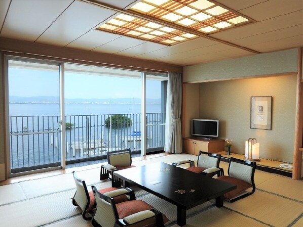 Chambre Quadruple, non-fumeur, vue lac