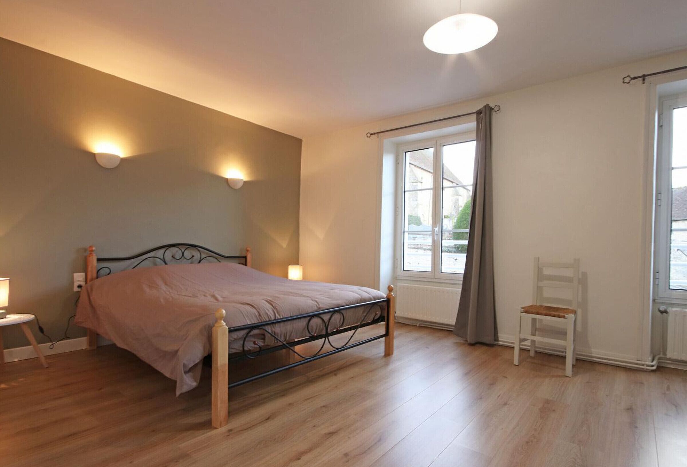 4 bedrooms, free WiFi