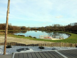 Property grounds - Spacious family home with terrace, pets allowed (Le Cercueil)