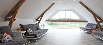 Spacious family home with terrace, pets allowed