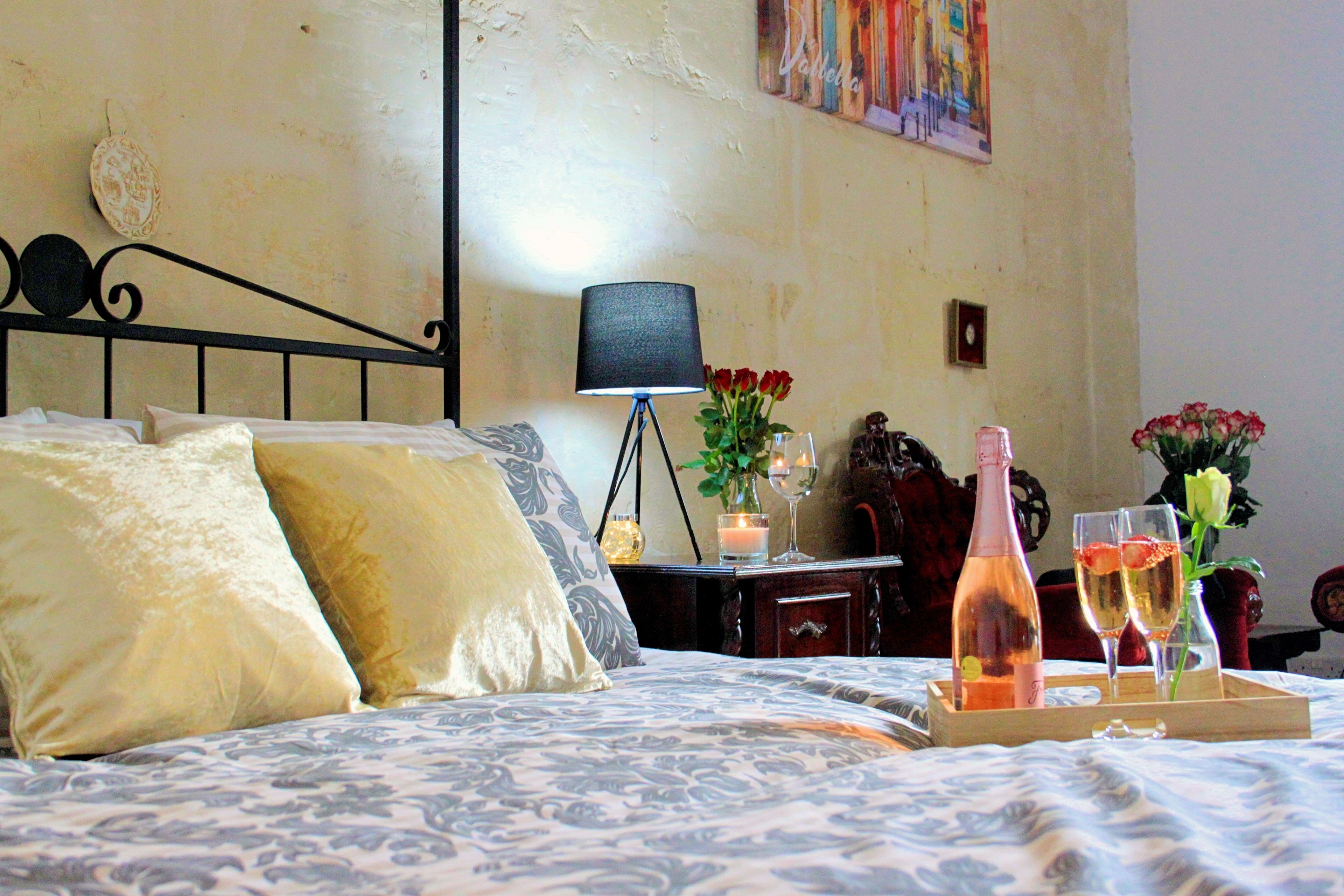 Comfort Double Room, 1 Queen Bed, Balcony (Street View) | Individually decorated, individually furnished, laptop workspace