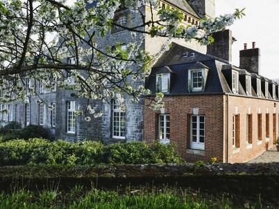 Historic home in a castle with garden and WIFI