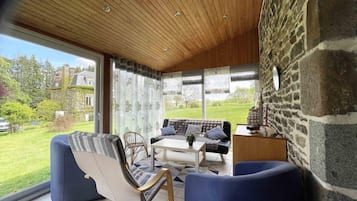 Télévision, cheminée