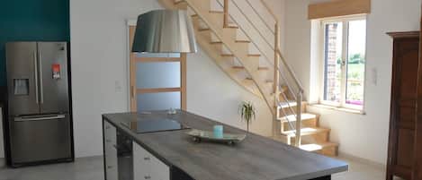 Réfrigérateur, micro-ondes, lave-vaisselle